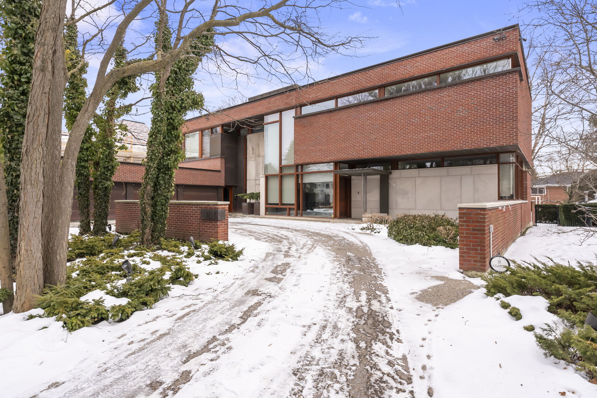 3 Purling Pl Toronto, ON M3B 1V4