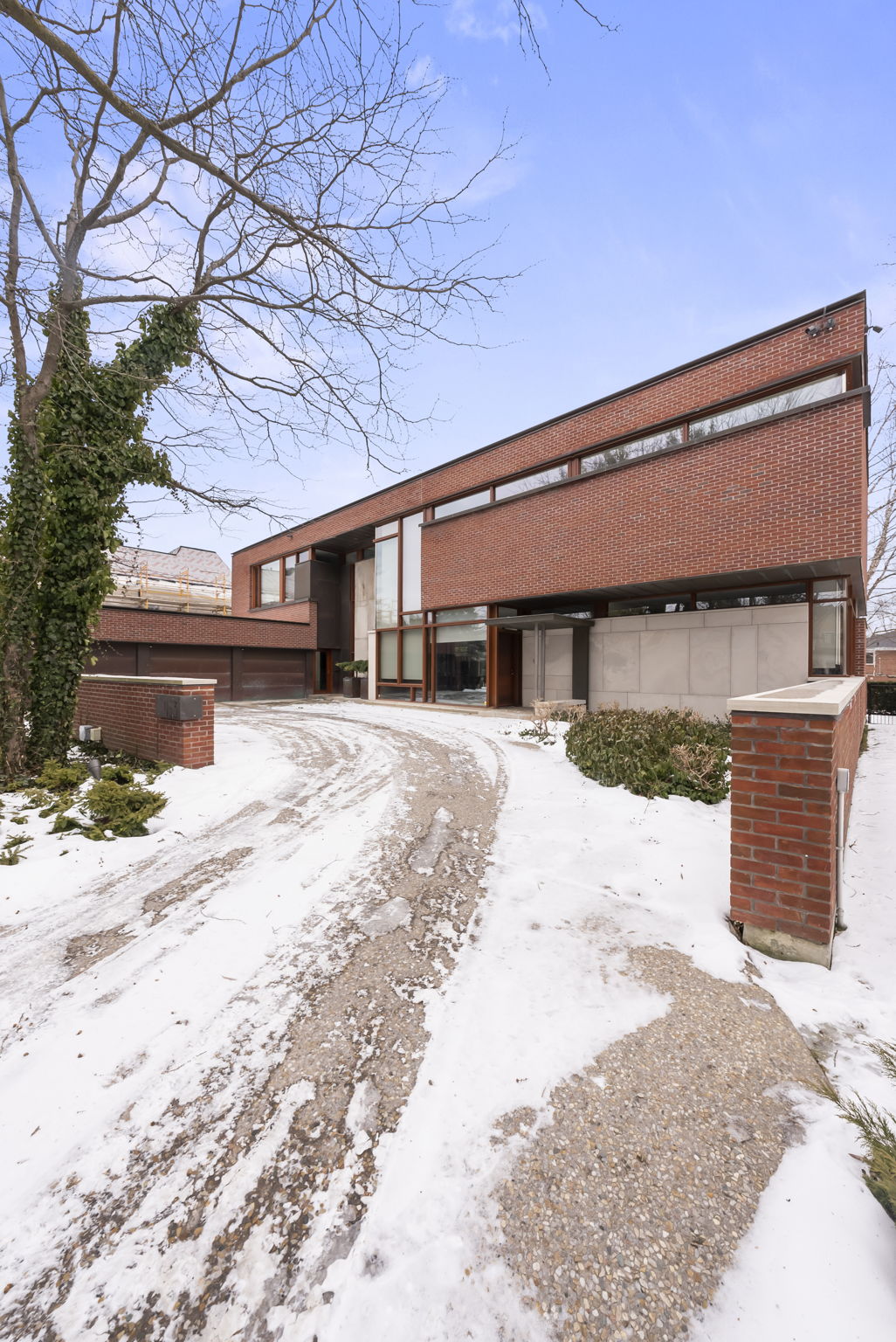 3 Purling Pl Toronto, ON M3B 1V4