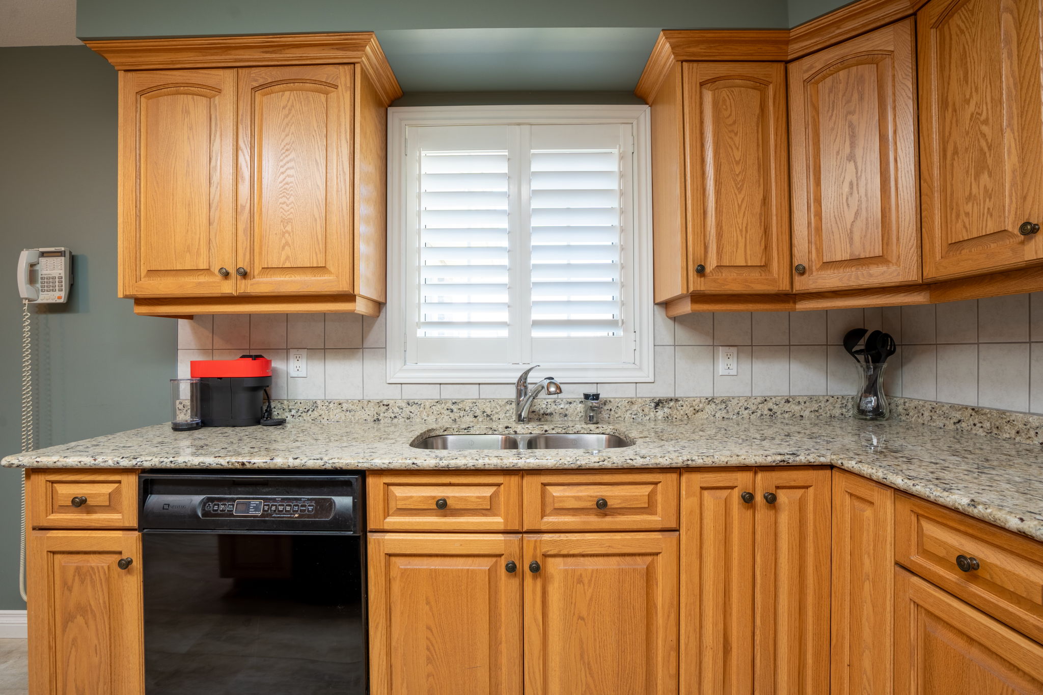 24 S Main St, Thorold-12