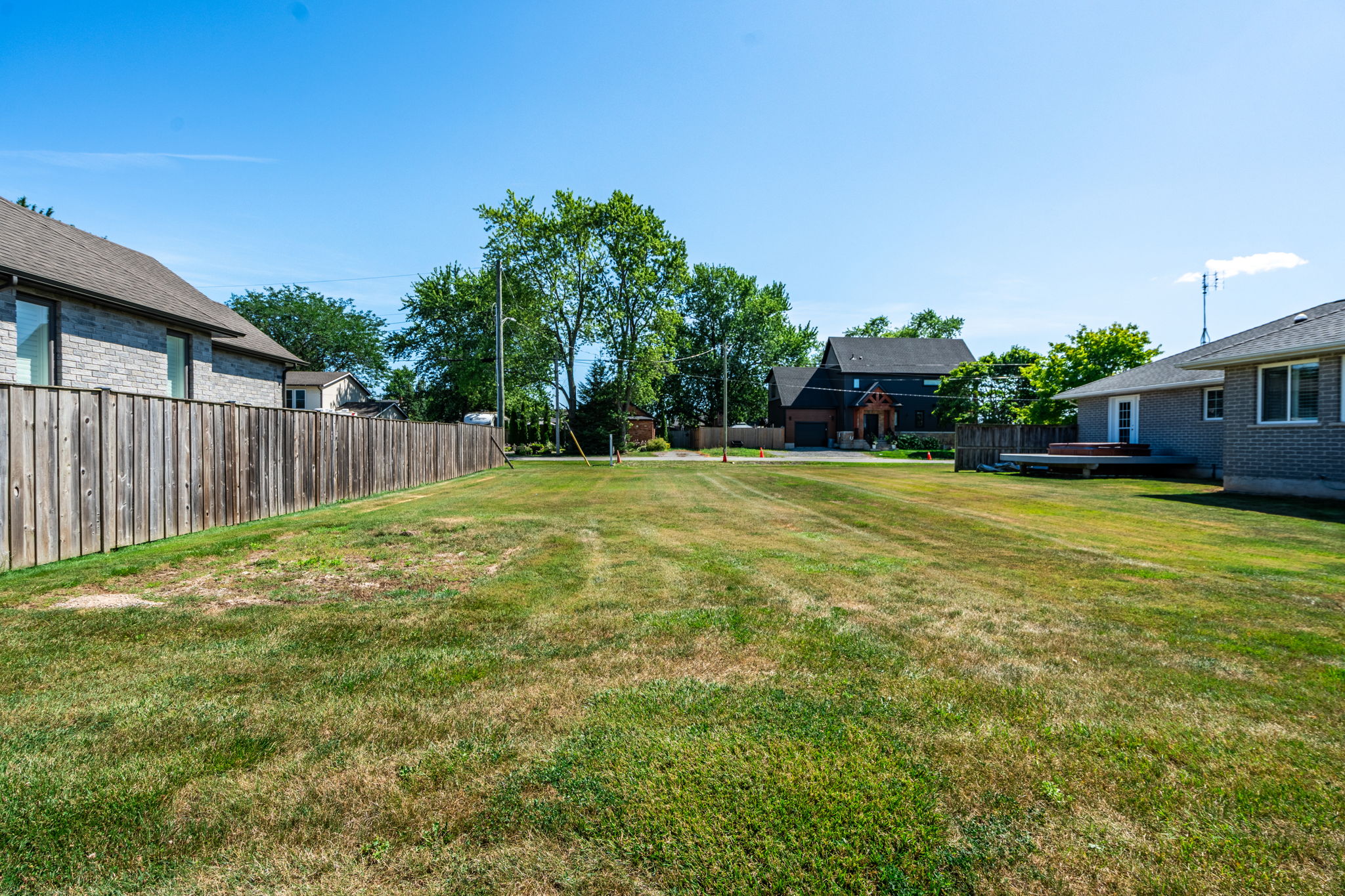24 S Main St, Thorold-53