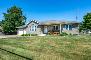 24 S Main St, Thorold-3