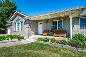 24 S Main St, Thorold-5