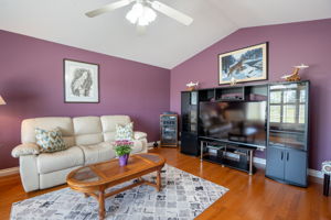 24 S Main St, Thorold-9