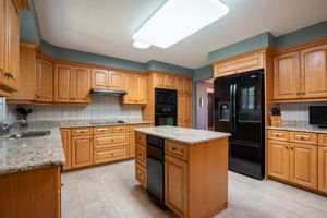24 S Main St, Thorold-13