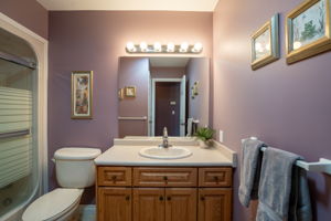 24 S Main St, Thorold-23