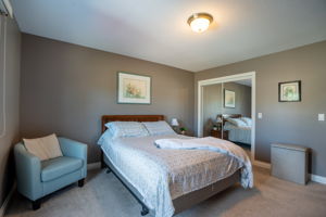 24 S Main St, Thorold-29