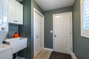 24 S Main St, Thorold-35