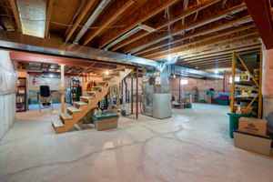 24 S Main St, Thorold-38