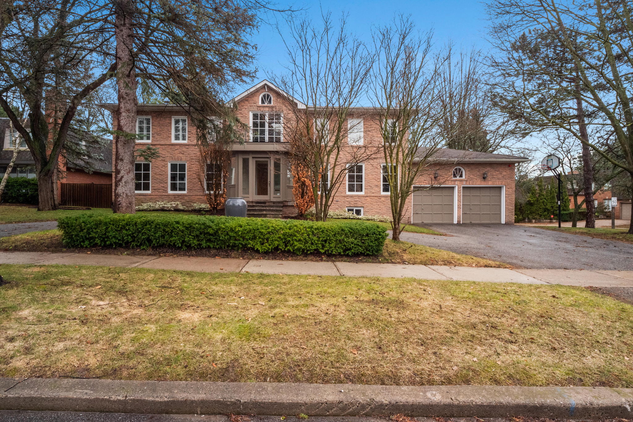 3 Sagewood Dr Toronto, ON M3B 1T4