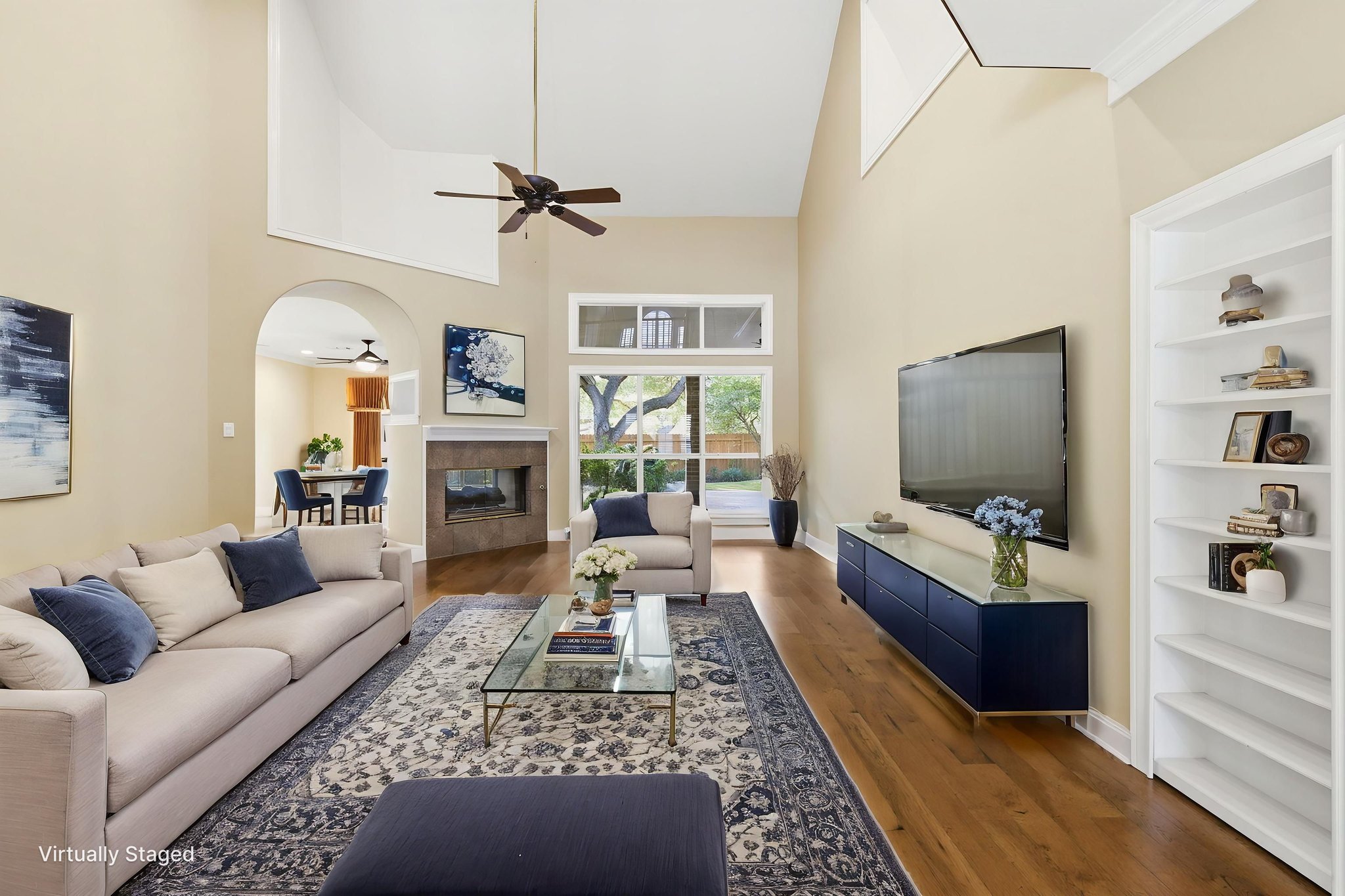 8Y8A2393 virtually staged.jpeg