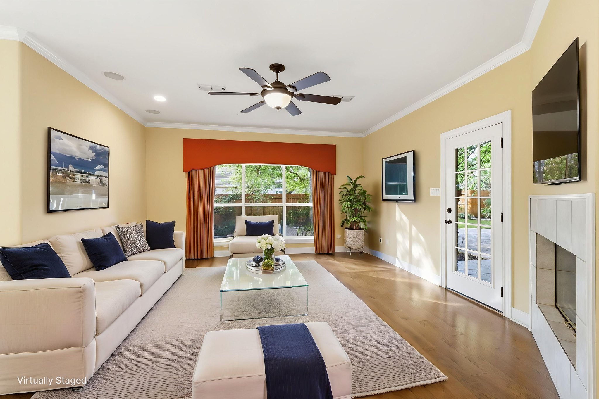 8Y8A2405 virtually staged.jpeg