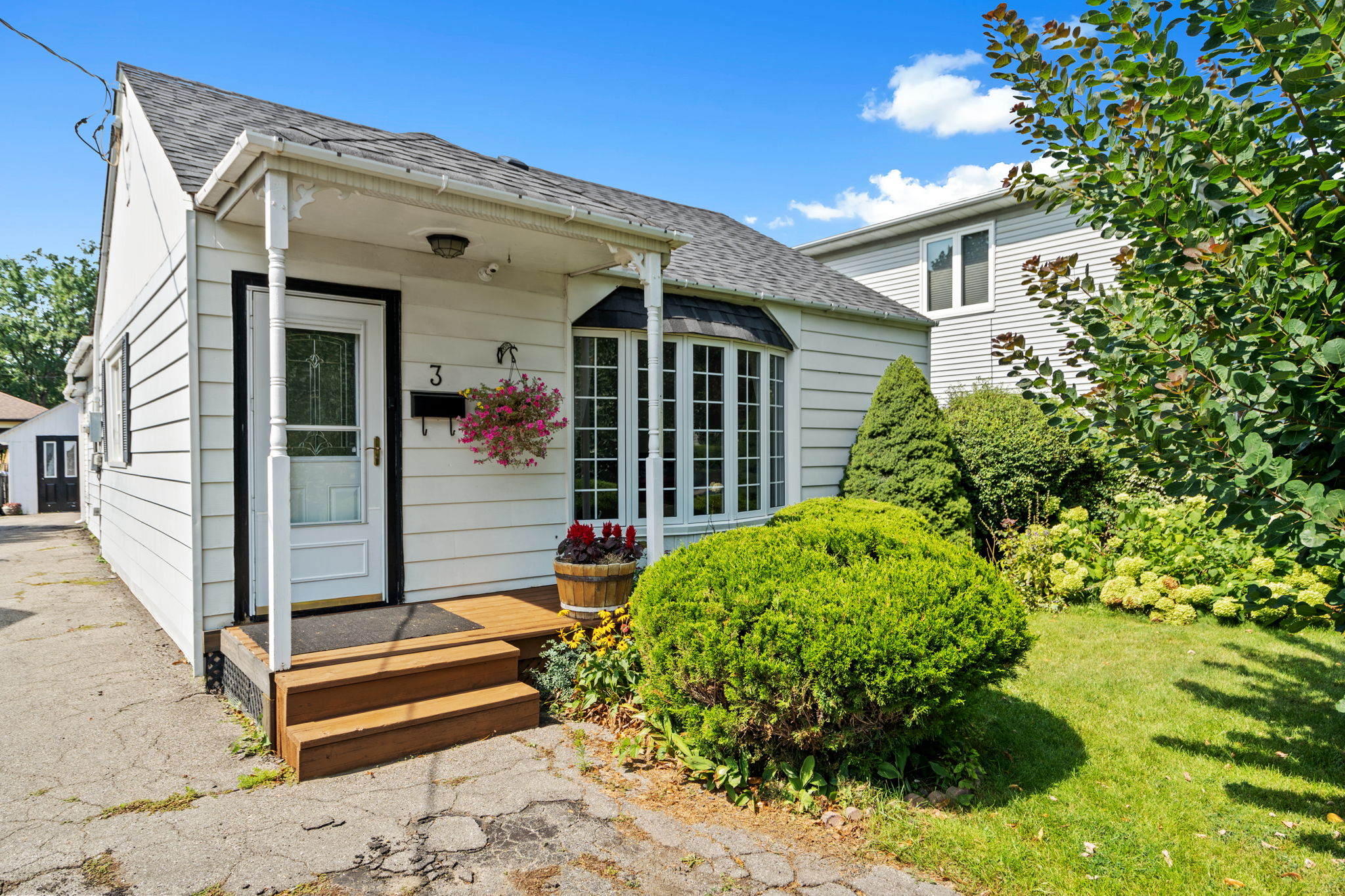 3 Sunset Blvd Brampton, ON L6X 1W7