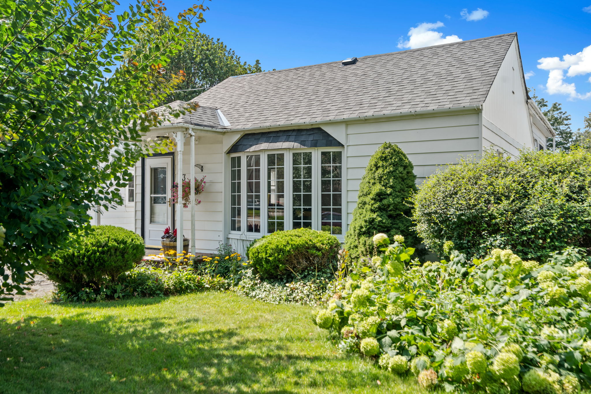 3 Sunset Blvd Brampton, ON L6X 1W7