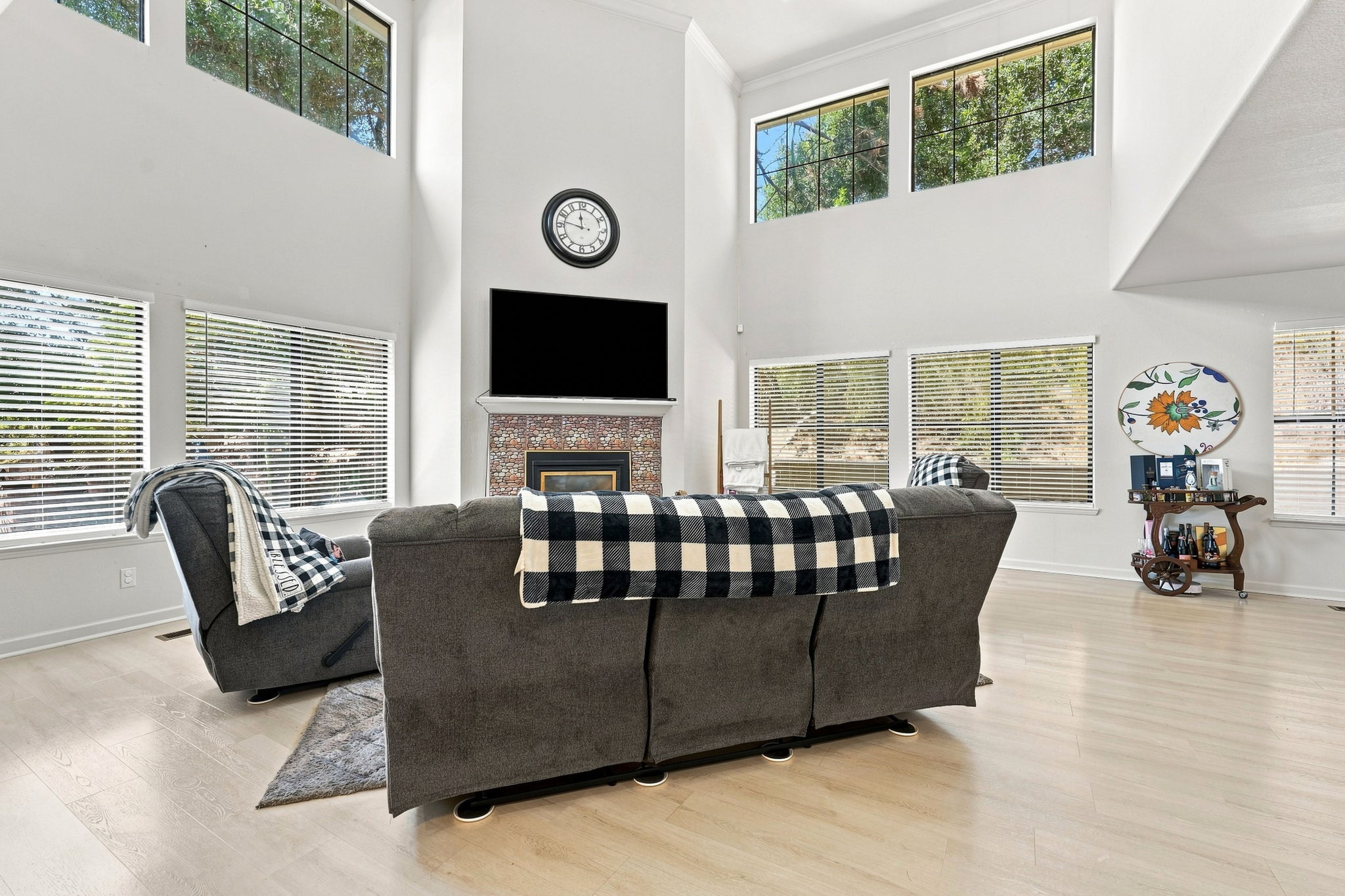 012_F8_3 Wildwood Pl
