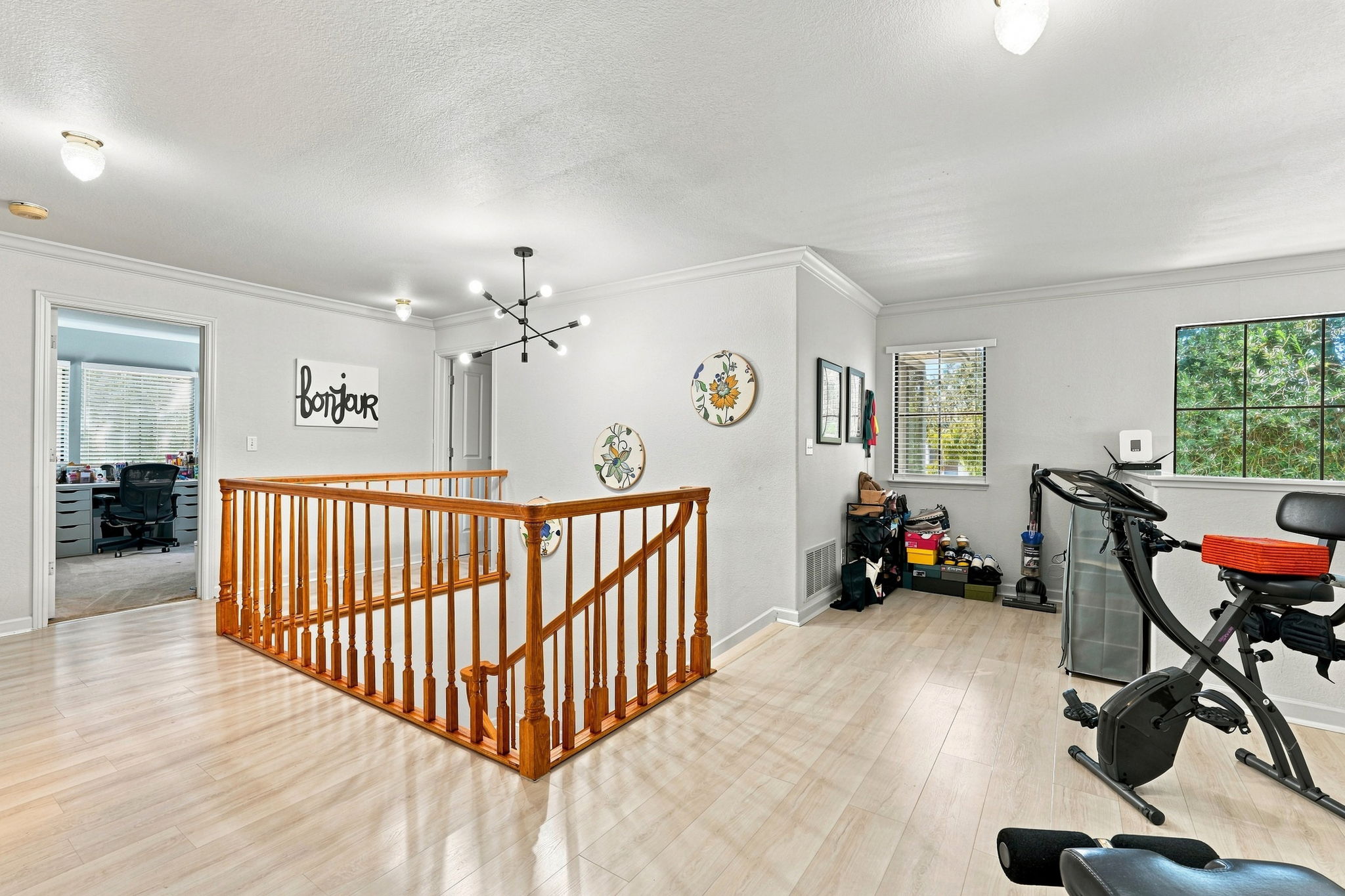 024_F8_3 Wildwood Pl