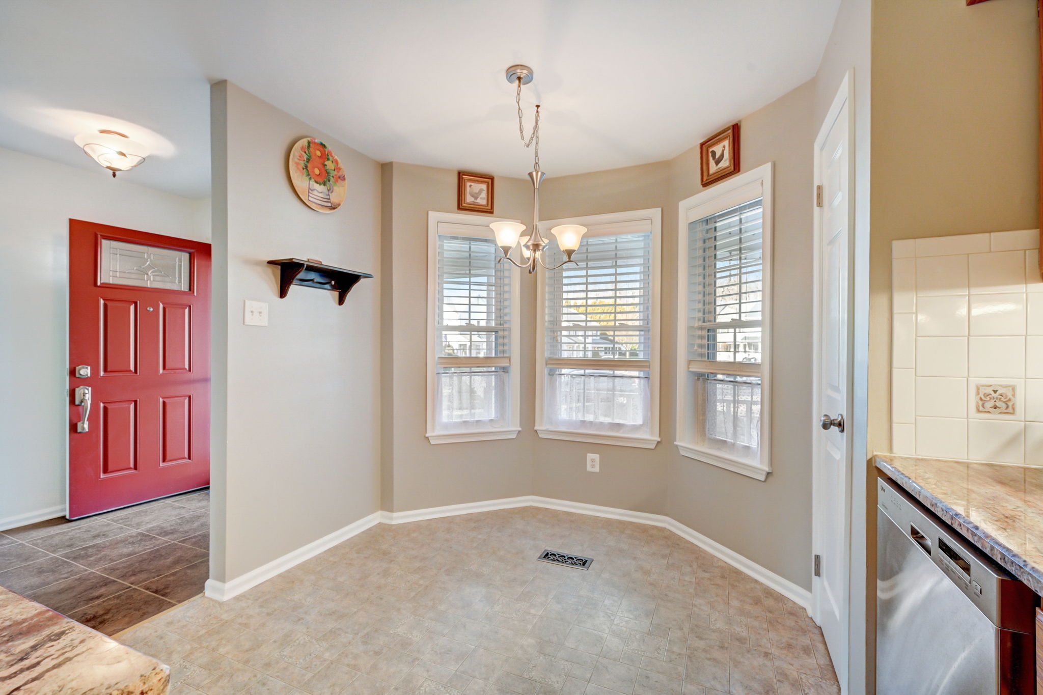 Kitchen Dining Area