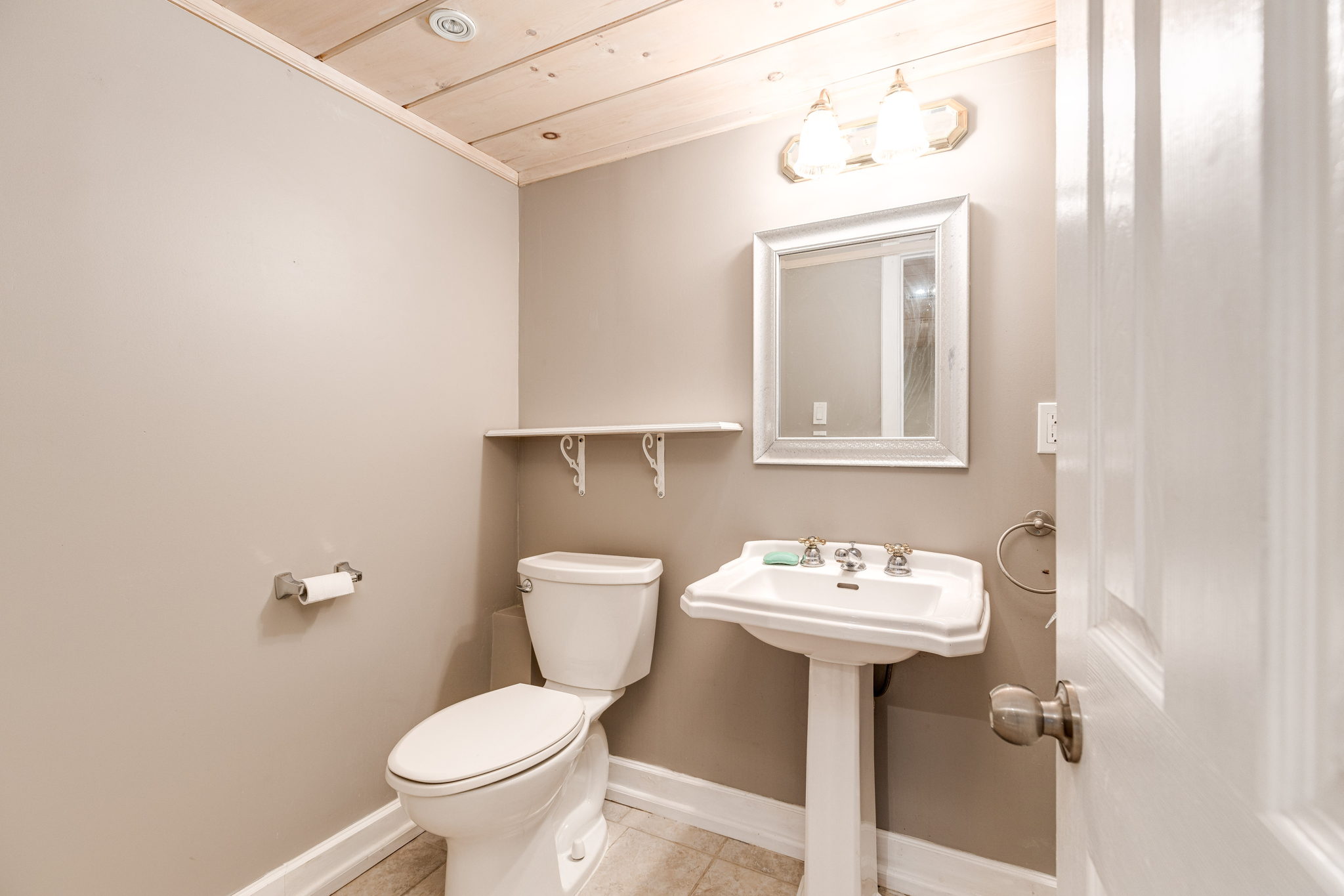 Toronto property showcase — delivered property photograph 31