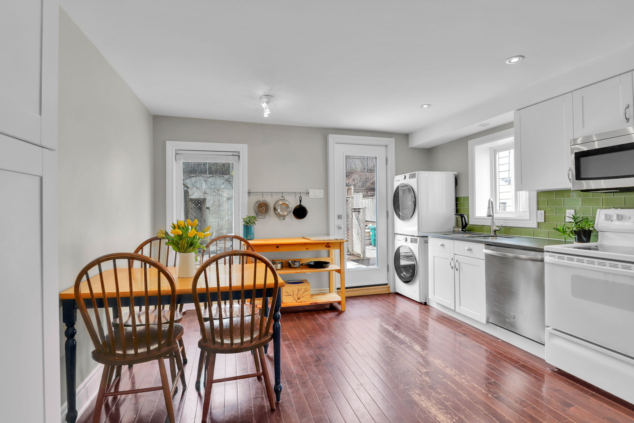  Photo 12