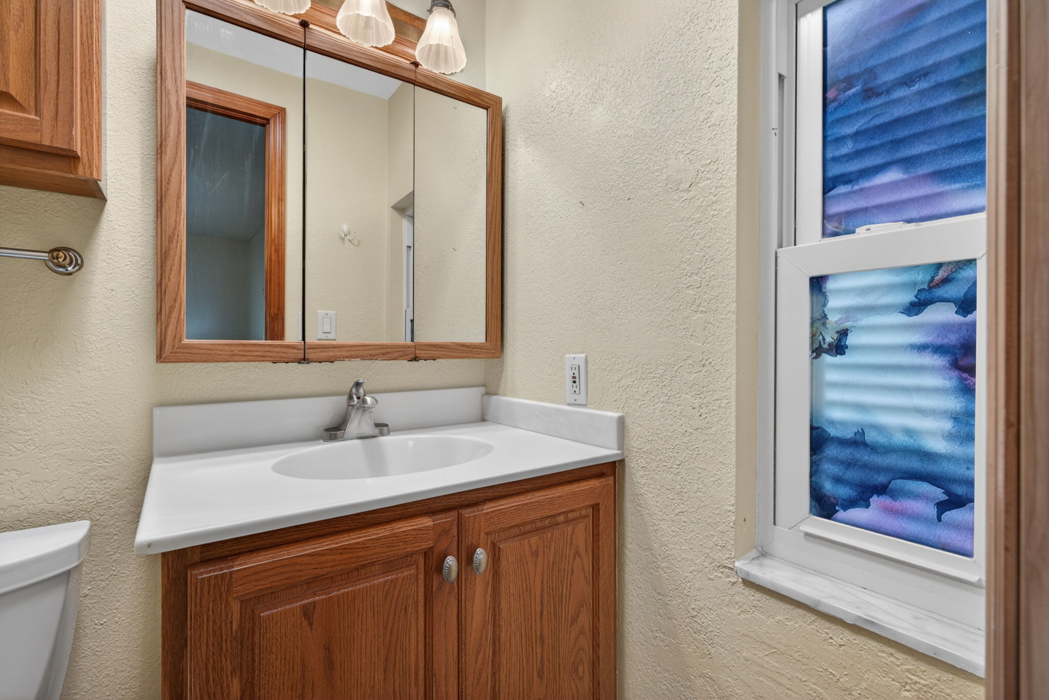 Guest Bathroom 1 of 2