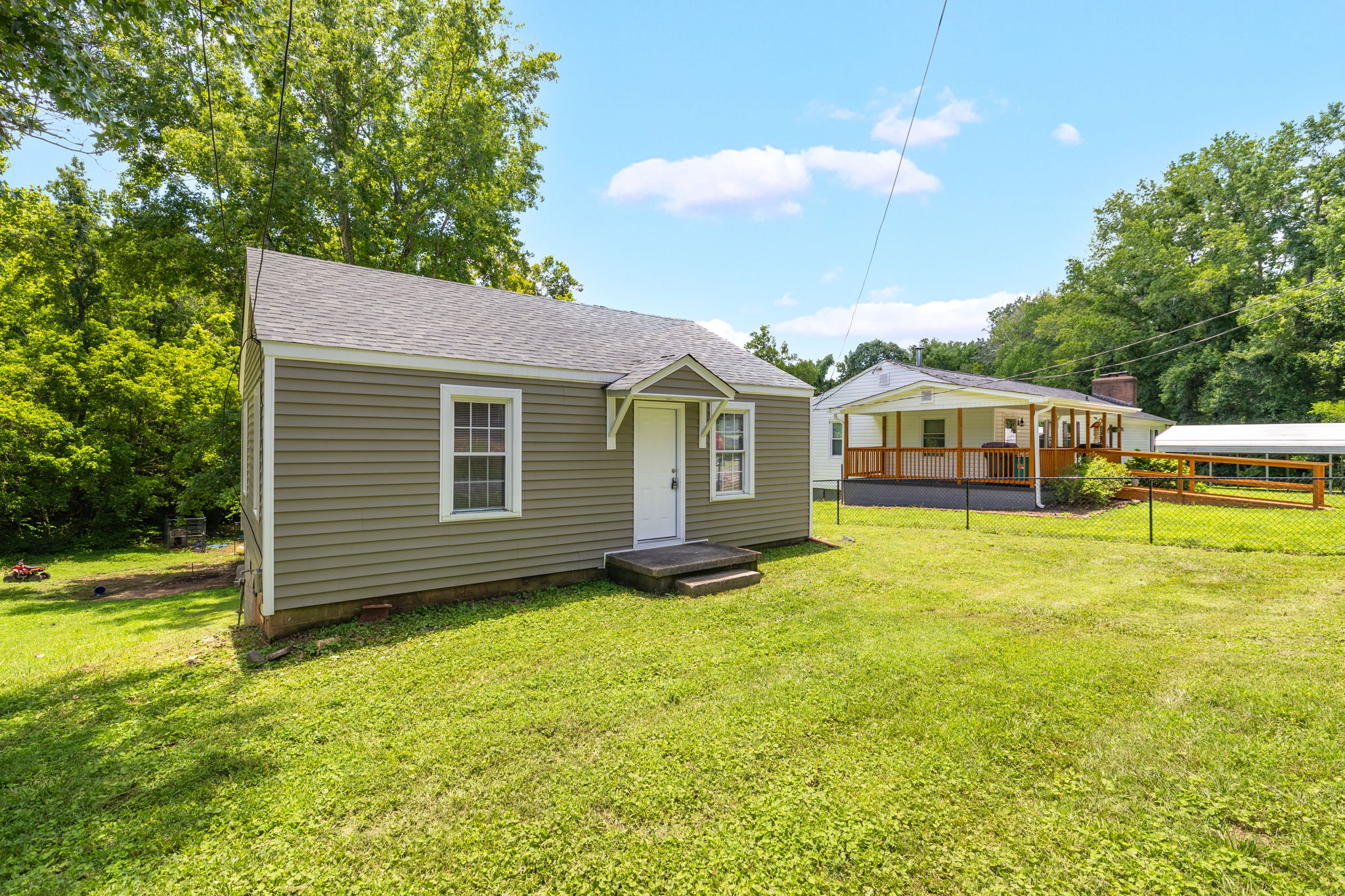 30 Circle Dr-3