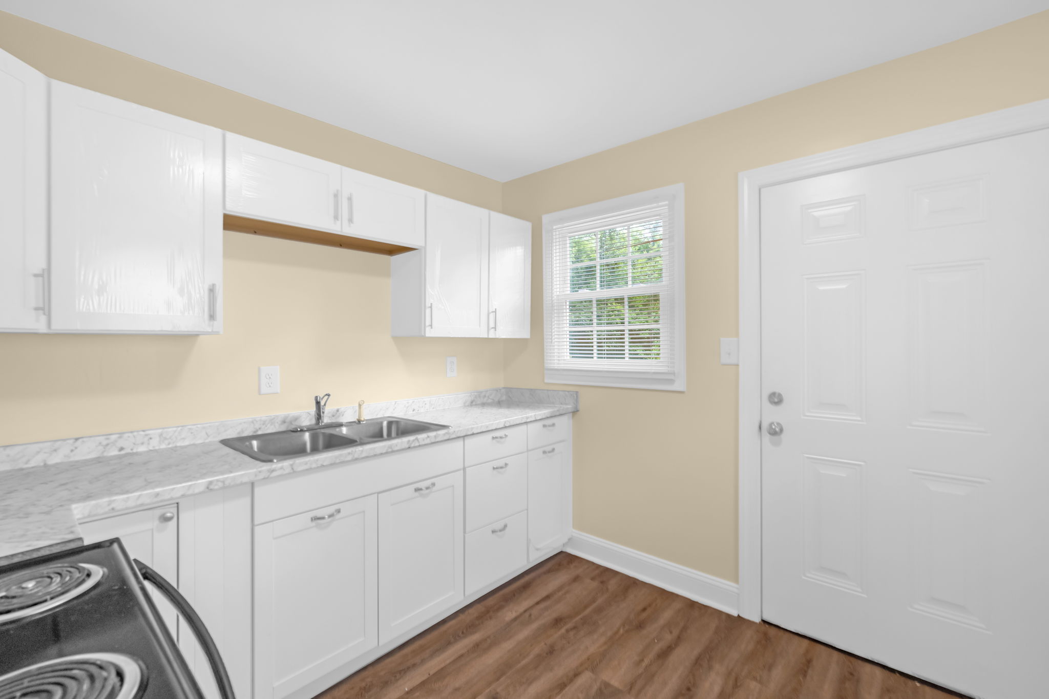 30 Circle Dr-9