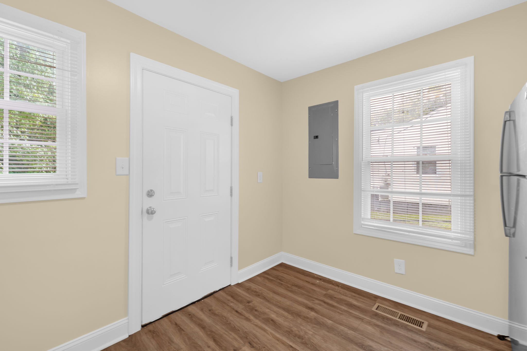 30 Circle Dr-14