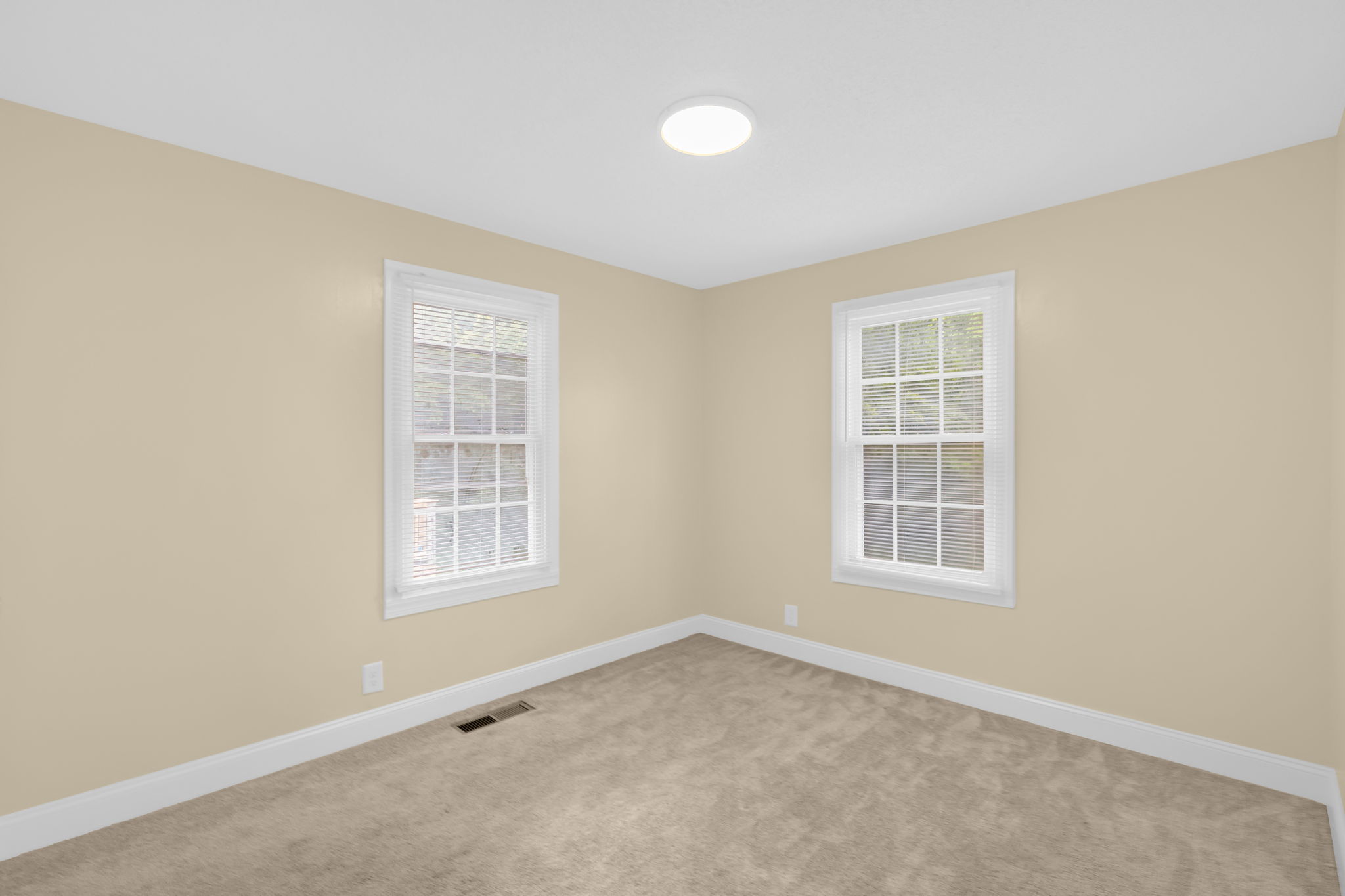 30 Circle Dr-19