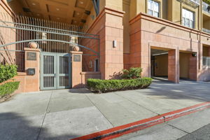 002_F8_30 E Julian St 203