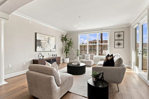 007_F8_30 E Julian St 203