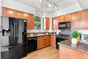 009_F8_30 E Julian St 203