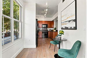 014_F8_30 E Julian St 203