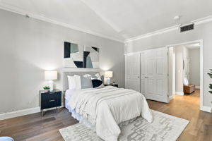 026_F8_30 E Julian St 203