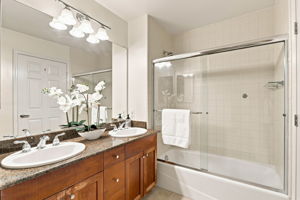029_F8_30 E Julian St 203