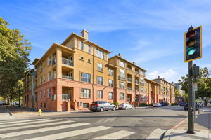039_F8_30 E Julian St 203
