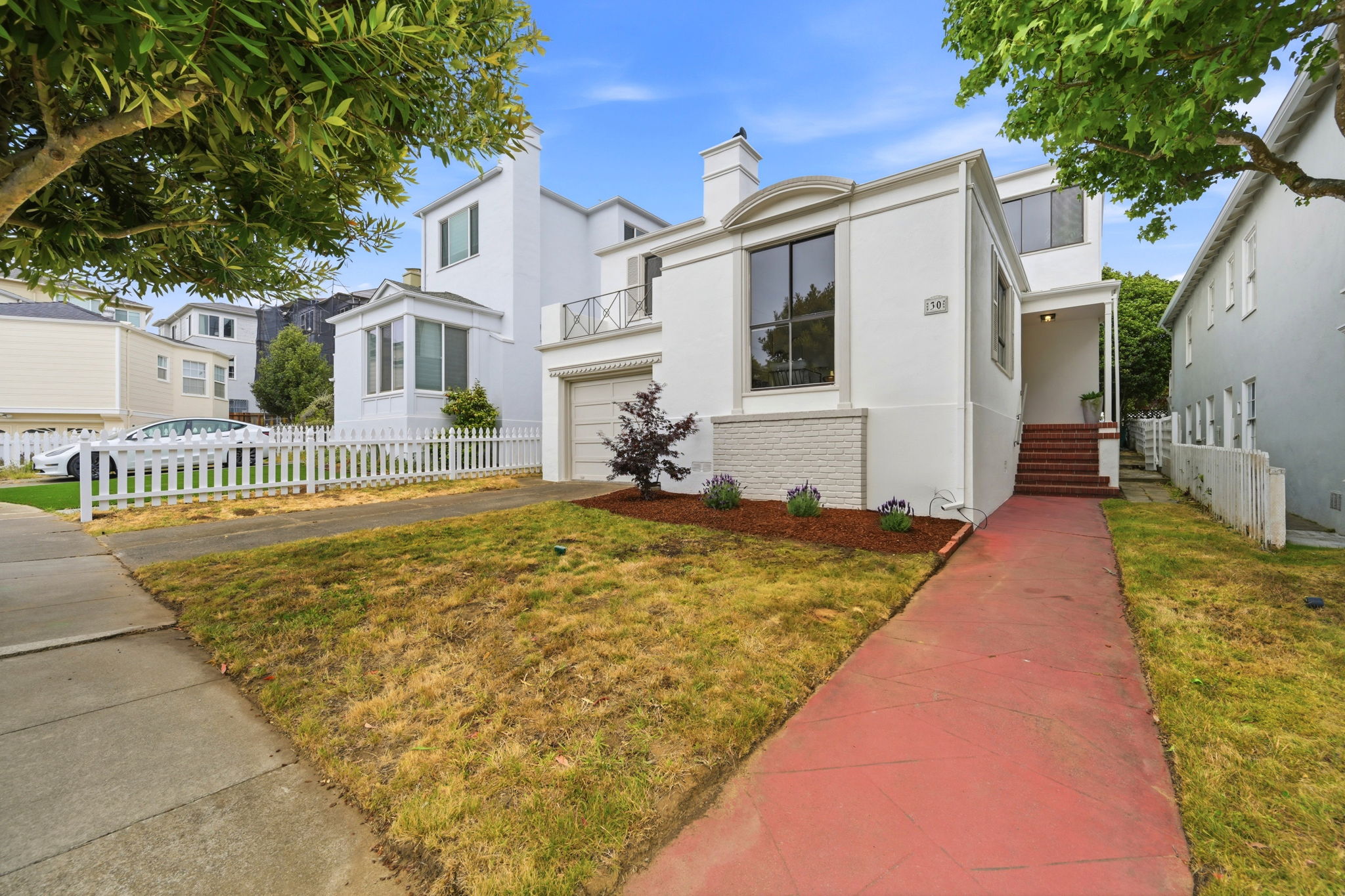 003_F8_30 Elmhurst Dr