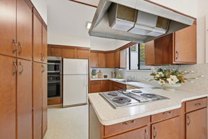 017_F8_30 Elmhurst Dr