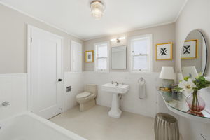 039_F8_30 Elmhurst Dr