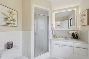 041_F8_30 Elmhurst Dr