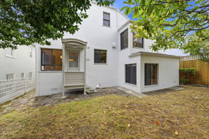 048_F8_30 Elmhurst Dr