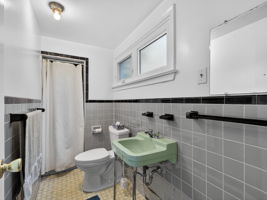  Photo 49