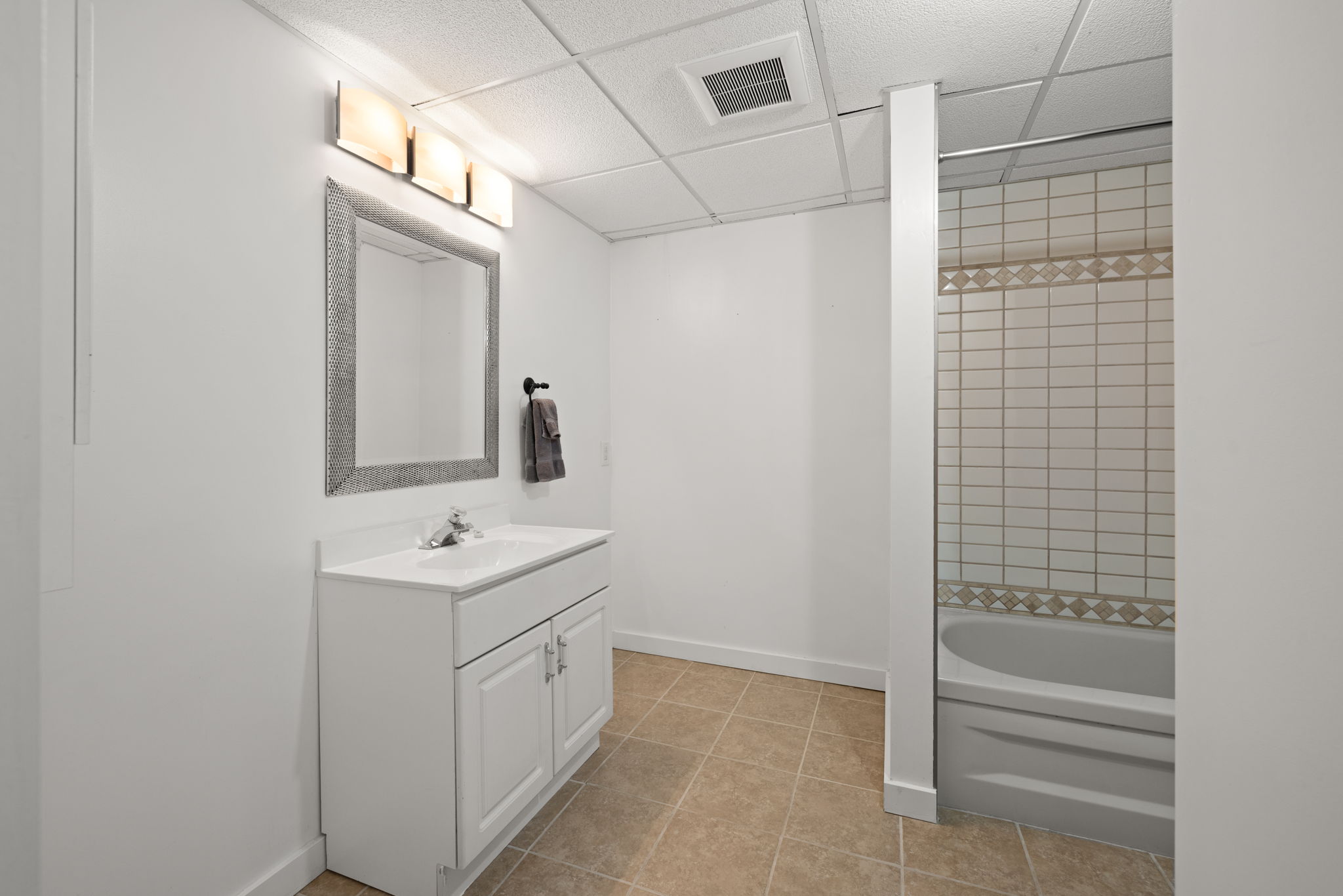 31. 30 Greensboro Dr. - Photos (185) - Basement Bathroom