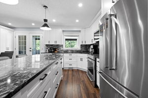 09. 30 Greensboro Dr. - Photos (185) - Kitchen