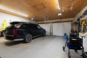 37. 30 Greensboro Dr. - Photos (185) - Interior Garage