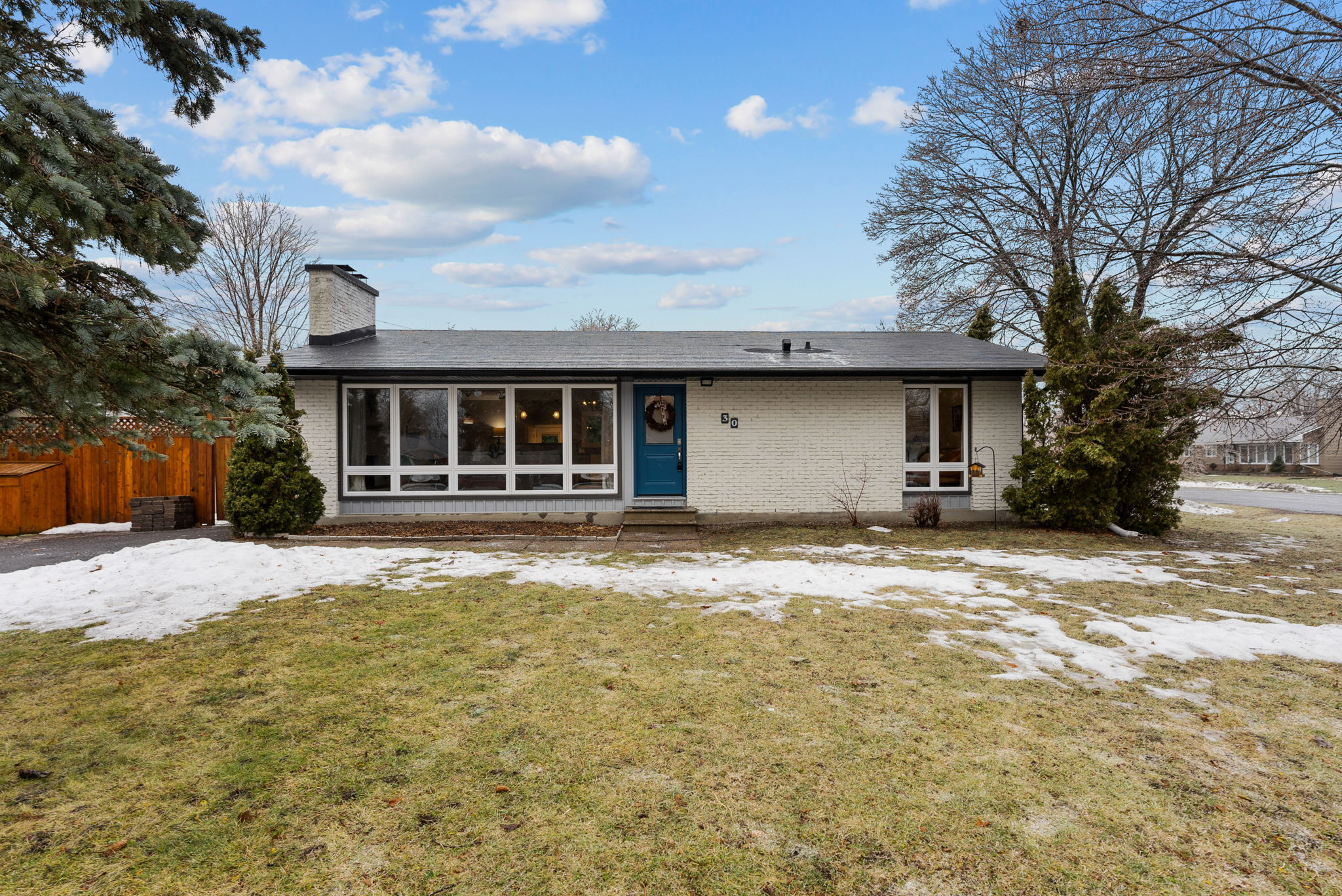 30 Harwick Crescent, Ottawa, ON K2H 6R1 Inside Ottawa Media