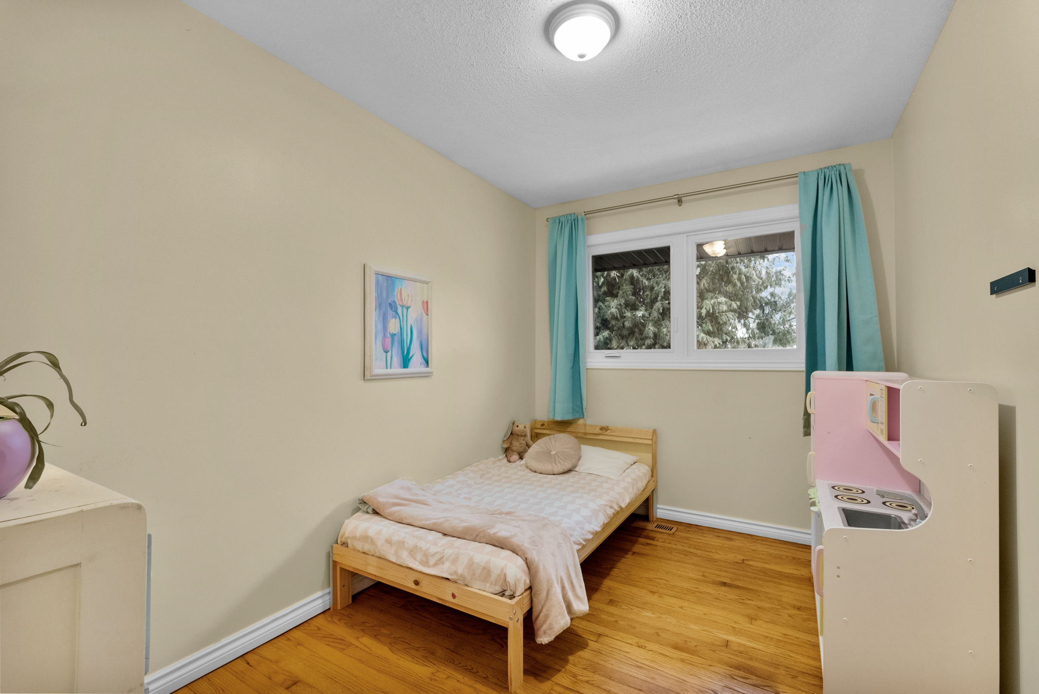 30 Harwick Crescent, Ottawa, ON K2H 6R1 Inside Ottawa Media