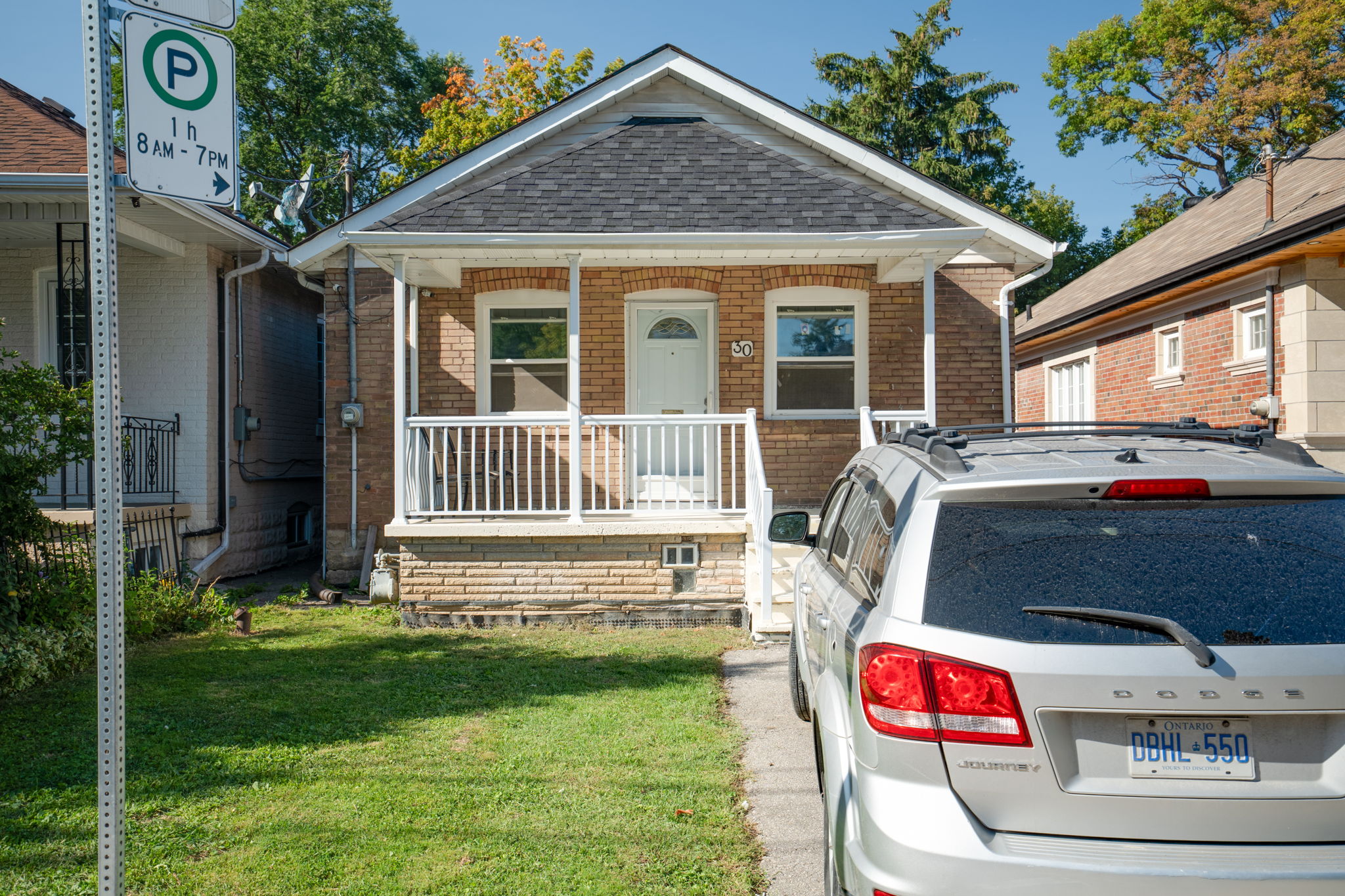 30 Hertford Ave Toronto, ON M6M 1S1