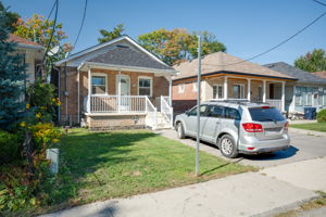 30 Hertford Ave, Toronto ON