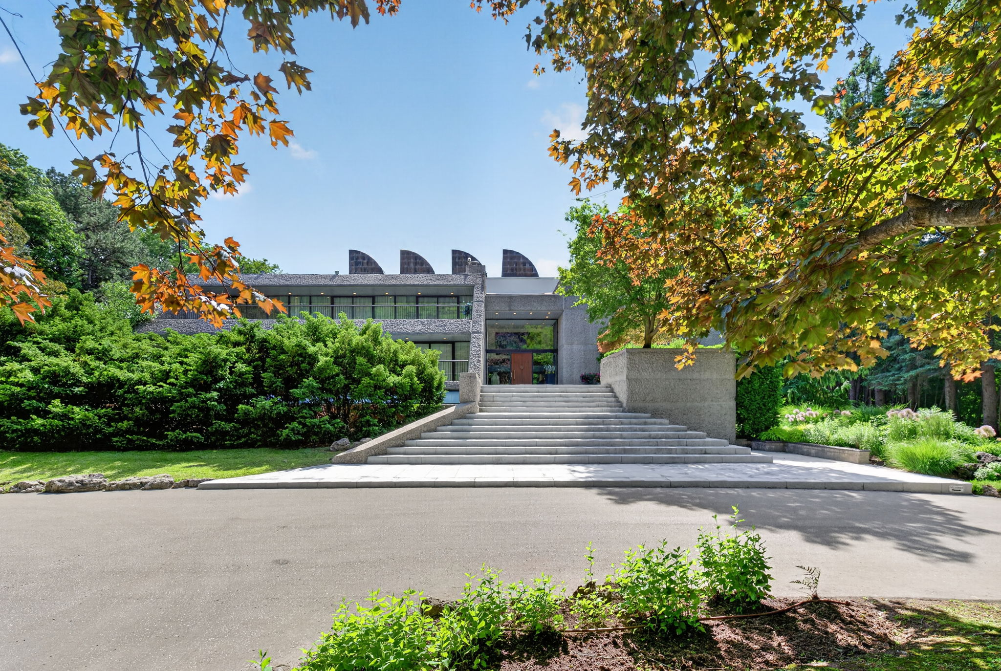 30 High Point Rd Toronto, ON M3C 2R3