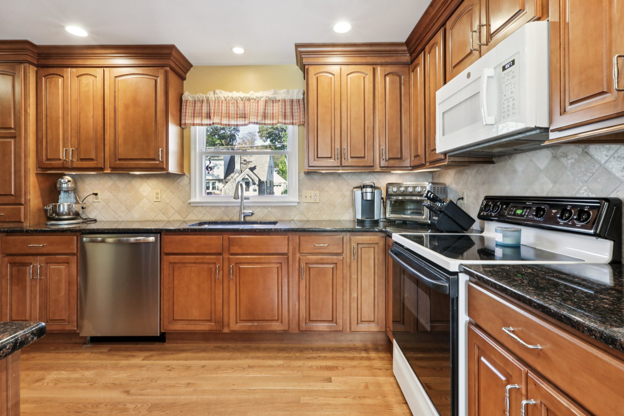 Madison Ave-S1110-016.jpg