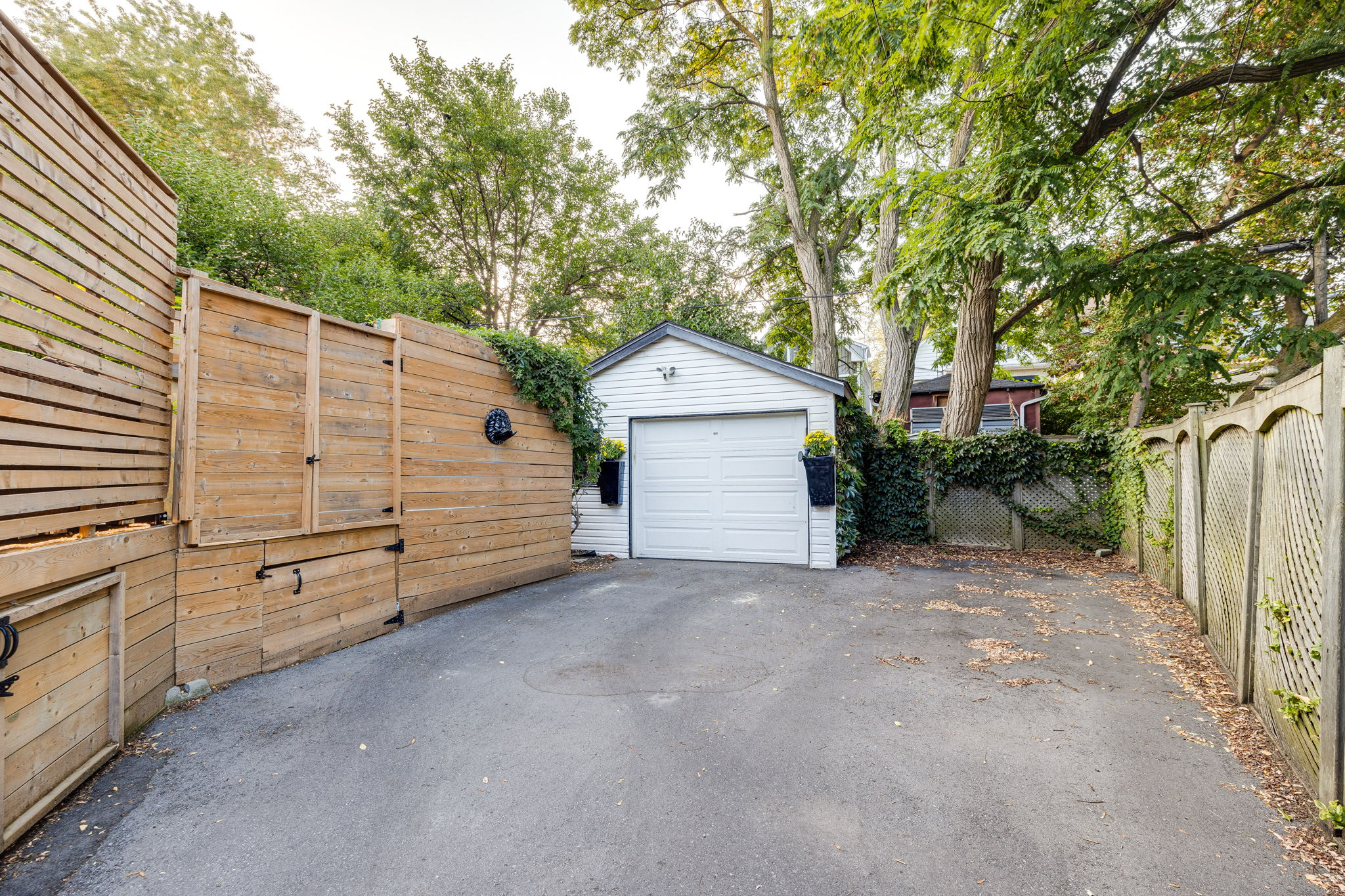 Toronto property showcase — delivered property photograph 31